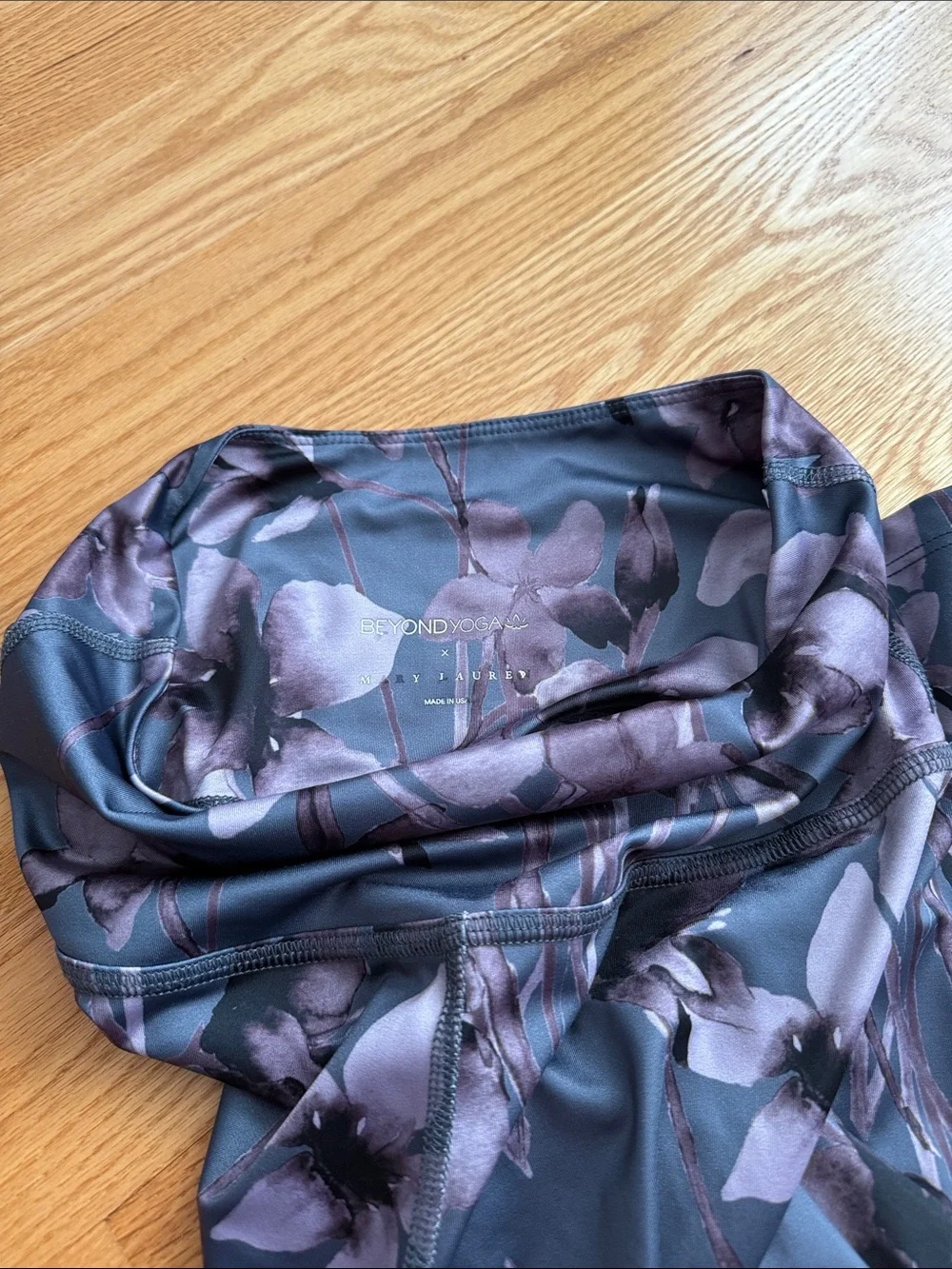 Beyond Yoga Floral High-Rise Leggings in Slate Blue and Mauve